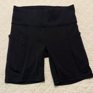 Athleta Salutation Stash Pocket High Rise 7” Short